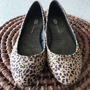 Dr. Scholls flats cheetah leopard print size 9